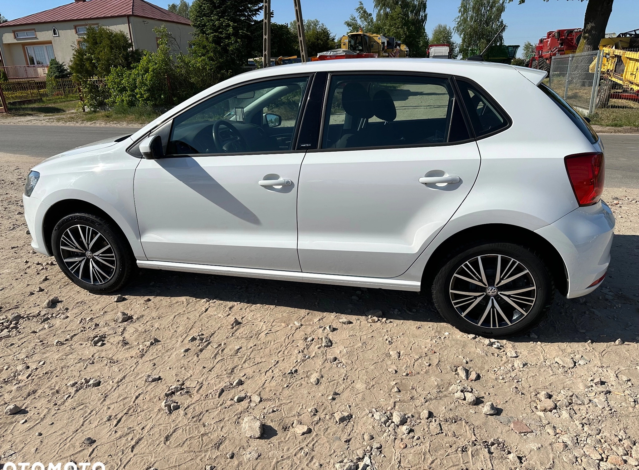 Volkswagen Polo cena 21000 przebieg: 101813, rok produkcji 2017 z Pruszków małe 137